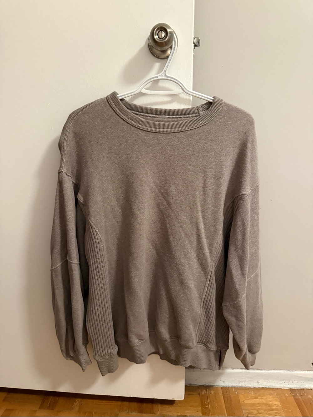 aerie Women's Scoop Crewneck Sweater in Taupe